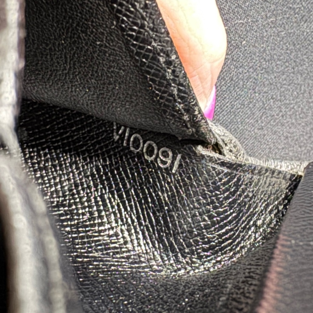 LOUIS VUITTON Black Taiga Porte Billets 3 Cartes Credit Wallet - Picture 16 of 16